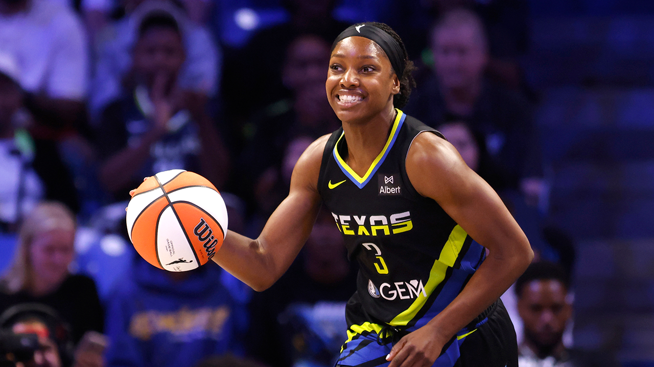 Golden State Valkyries Sign Free Agent Kaila Charles To Hardship Contract